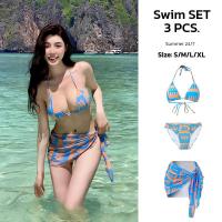 ราคา 0712 เซ็ต 3 ชิ้น ชุดว่ายน้ำ บิกินี่ ลายกราฟฟิก แบบคล้องคอ ชุดไปทะเล swimming suit มีซับ ฟองน้ำ สาวอวบใส่ได้ (22036243624)