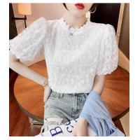 ราคา FD หญิงเสื้อลูกไม้แขนสั้นสีขาว เสื้อฤดูร้อนของผู้หญิง 2022 ใหม่สไตล์เกาหลีเสื้อผ้าลูกไม้กลวง เข้าชุดกันเสื้อตาข่ายลูกไม้ (21085926978)