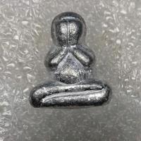 ราคา พระปิดตาพิมพ์ตะพาบเขาอ้อ พระปิดตาฟ้าลั่น หลวงพ่อรวย เสือแขก สนฺติกโร วัดทุ่งสันติธรรม จ กระบี่ เนื้อตะกั่วผสมเงินยวง ดีทางคงกระพันชาตรี มหาอุด แคล้วคลาดปลอดภัย ป้องกันอันตรายทั้งปวง พระปิดตารุ่นนี้มีผ