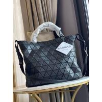 ราคา พร้อมส่ง Baobao Issey Miyake crystal Matte large tote bag เป็นกระเป๋าทรงโท้ท (21406834889)