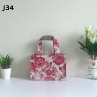 ราคา กระเป๋าผ้าเคลือบกันน้ำ รุ่น J ใช้ถือ ไปพักเที่ยง ใส่มือถือ กระเป๋าเงินใบสั้น ลายน่ารัก ใบเล็กกะทัดรัด (22000492788)
