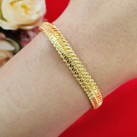 ราคา สร้อยข้อมือทองเลสแบน ตะขอตัวเอ็น น้ำหนัก 1 บาท ความยาว 7 นิ้ว ทองชุบ ใส่แทนของแท้ได้ รูปถ่ายจากสินค้าจริง (13296921467)