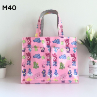ราคา กระเป๋าผ้าเคลือบกันน้ำ ฐานกว้าง รุ่น M กระเป๋ากันน้ำ ใส่ของได้เยอะ (21403351725)