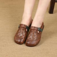 ราคา รองเท้าแตะหนังกันลื่นส้นแบนผ้าอ๊อกฟอร์ดแบบใหม่หนังแท้สำหรับผู้หญิงรองเท้าแตะส้นแบนฉลุลายแนววินเทจสำหรับคุณแม่ผู้หญิง (21960109741)