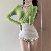 ราคา ชุดว่ายน้ำวันพีชแขนยาว คอลึกตัววี สีทูโทน มีเสื้อคลุมผูกข้าง มีสองสีสีน้ำตาล และสีเขียว 2ชิ้น 2413 (21459242827)