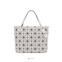ราคา BAOBAO ROCK MATTE baobao issey Miyake แท้ กระเป๋าสะพายข้างใบใหญ่ ถุงสิริ (21979818921)