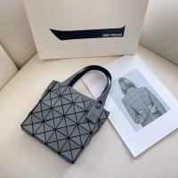 ราคา ฟรีสายสะพาย กระเป๋าถือ bao bao small issey miyake 4x4 บล็อคกระเป๋า mini bag กระเป๋าสะพายข้าง (21985699775)