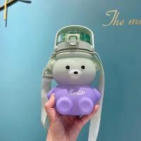 ราคา พร้อมส่ง ขวดน้ำพลาสติกแบบพกพา กระบอกน้ําเด็ก ขวดน้ำ 1100m หมีน้อย ถ้วยพลาสติ กอุณหภูมิสูงความจุสูง (21564320123)