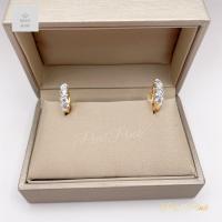 ราคา ต่างหูห่วงประดับเพชรแถวเดียวทรงตาม้า แบบสวยอมตะ (21978921311)