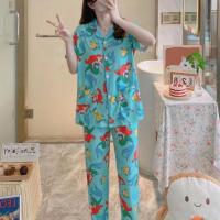 ราคา ส่งเร็วพิเศษ Alinda shop มาใหม่ ชุดนอน เสื้อแขนสั้น กางเกงขายาว คอตตอนผสมการ์ตูน ขนาดใหญ่ ผ้านิ่มมาก กระดุมหน้าคอปก อก42 ฟรีไซส์ DC (22163922928)