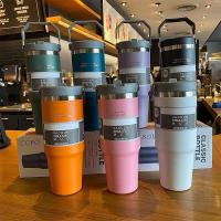 ราคา B06 แก้วเก็บความเย็น รุ่นใหม่ ขนาด 890ml 30 z หูหิ้ว เก็บอุณหภูมิร้อน แก้วกาแฟ สแตนเลส304 ฝาสีเดียวกับแก้ว แก้วน้ำ (21910720560)