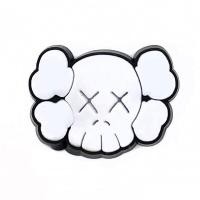 ราคา Jibz 1ชิ้นการ์ตูน Kaws โลโก้ Croc Charm รองเท้าแตะ DIY ตกแต่งรองเท้า Jibz สำหรับ Croc อุปกรณ์เสริมรองเท้าแตะเด็กวัยรุ่นเด็กของขวัญปาร์ตี้ (22097386297)