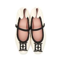 ราคา O B รองเท้าหนังแกะ รุ่น AUDREY BALLET CLUB IN FLAWLESS WHITE 11150SS07403F U4BEBK (22029209401)