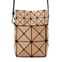 ราคา ของแท้แบรนด์เนม กระเป๋า Janpa BAOBAO CARTON BAG จาก Baobao issey Miyake แท้ กระเป๋าสะพายข้าง กระเป๋าใส่มือถือมินิ (22096897118)