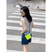 ราคา ของแท้แบรนด์เนม กระเป๋า Janpa BAOBAO CARTON BAG จาก Baobao issey Miyake แท้ กระเป๋าสะพายข้าง กระเป๋าใส่มือถือมินิ (22096897116)