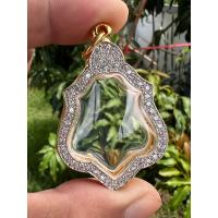 ราคา กรอบพระ ทรงโล่หลวงพ่อกวย งานทองสวิสล้อมเพชร ขนาด 3 2x2 8 ซม ใส่เหรียญหลวงพ่อกวยได้ทุกปี สวยดีถูกทน (22039904218)