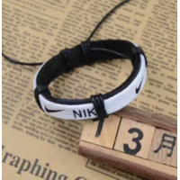 ราคา 24 ชั่วโมง พร้อมส่งในไทย NIKEสร้อยข้อมือยางกีฬาผู้ชายและผู้หญิงคู่สายรัดข้อมือซิลิโคน (15468020518)