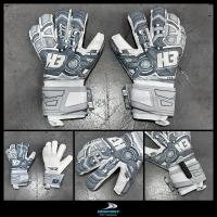 ราคา ถุงมือผู้รักษาประตู H3 ROBO GEN2 แถมฟรี ถุงเท้าข้อสั้น H3 1คู่ (19677292833)