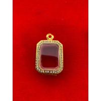 ราคา กรอบพระ กรอบชุบทอง ฝังเพชร ใส่หลวงพ่อปาน ขนาดขนาดจอกระจก สูง 3 0 x กว้าง 2 3 cm แถมฟรี ห่วงกับยางรอง (22152558302)