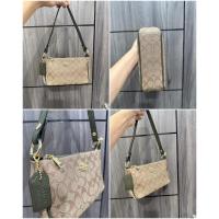 ราคา bag Original 2023 new high quality PU waterproof fashion womens shoulder bag zipper sling bag Anti theft high end tote bag กระเป๋าโค้ช โค้ชพอช P 835 (22035856028)