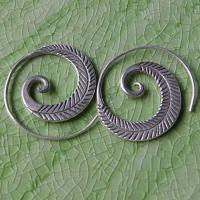 ราคา Thai coil earrings silver Karen hill tribe nice handmade สวยงาม ตำหูเงินม้วน กระเหรี่ยงทำจากมือชาวเขาเงินแท้สวยงามยิ่งใช้ยิ่งเงางาม สะดุดตา (15045145859)