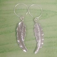 ราคา Fashion leaf earrings pure silver Thai Karen hill tribe ต่างหูแฟชั่นใบไม้ เงินแท้ ชาวไทยกะเหรี่ยงสวยงามไทยตำหูเงินกระเหรี่ยงดูแลมือชาวเขางานฝีมือสวยของฝากที่ (20493410514)