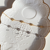 ราคา Blossom Bracelet สร้อยข้อมือประดับดอกไม้ (22074055380)