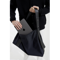 ราคา New dashbrand DA31 Carry All Black กระเป๋าสะพายไหล่ ดีไซน์เรียบ มินิมอล สีดำ (21927565637)