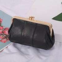 ราคา กระเป๋าป๊อกแป๊ก 2ช่อง 1ช่องซิปด้านหลัง 1ช่องป๊อกแป๊กเล็กในกระเป๋า ใส่บัตรปชช ได้ ทรงป้อม ทำจากหนังแกะ นุ่มมากๆ (21086256508)