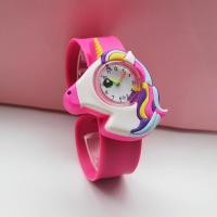 ราคา นาฬิกาซิลิโคนรูปม้าโพนี่สำหรับเด็กสไตล์ยูนิคอร์นนาฬิกาควอตซ์น่ารัก นาฬิกา 3D ลายการ์ตูนสำหรับเด็กของขวัญวันเกิดสำหรับเด็กผู้หญิงเด็กผู้ชายวัยกำลังเรียนของเล่นฟรีแบตเตอรี่สำรอง (21836742727)
