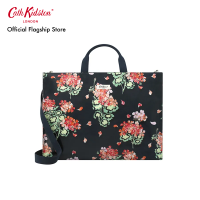 ราคา Cath Kidston Strappy Carryall Geraniums Navy กระเป๋าพกพา กระเป๋าถือ กระเป๋าแคทคิดสตัน กระเป๋าสะพายไหล่ กระเป่าสะพายข้าง (20569786536)