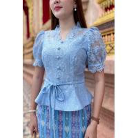 ราคา HM ขายแยก ชุดไทยสีฟ้า เสื้อลูกไม้ฟ้า ตอนรับวันแม่ เสื้อลูกไม้ฝรั่งเศสอัดกาว เสื้อลูกไม้ระบาย ซิปหลัง แต่งกระดุมหน้า ผ้าถุงแต่งโบหน้า ผ้าทอลายอัดกาว ซิปหลังติดตะขอหลัง (22147938370)