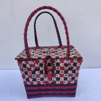 ราคา ตระกร้าสาน เส้นพลาสติกสาน กล่องอเนกประสงค์มีฝาปิด รุ้งจ๋า OTOP ขนาด กว้าง 16 ยาว 22 สูง16 CM (21316409879)