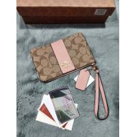 ราคา กระเป๋าคล้องมือผู้หญิง ขนาด 6 5 นิ้ว เป็นหนัง นิ่ม เบา มีหลายสีให้เลือกจ้า สินค้าถ่ายจากงานจริง DC SHOP (21562758655)