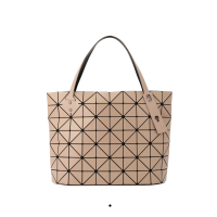 ราคา BAOBAO ROCK MATTE baobao issey Miyake แท้ กระเป๋าสะพายข้างใบใหญ่ ถุงสิริ (21979818918)