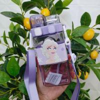 ราคา กระบอกน้ำเด็ก กระติกน้ำทรงสี่เหลี่ยมลายการ์ตูนสุดน่ารัก หลอดเด้ง พร้อมสายสะพาย ขนาด 520 mL 6030 (22222036622)