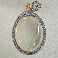 ราคา กรอบทอง สูตรอิตาลีฝังพลอยเต็มใบทรงไข่ กลาง งานฝังพลอยสวิสเต็มใบ สวย ทน จบที่เดียว ใส่เหรียญ ดวงดี หลวงพ่อมหาศิลา และขนาดใกล้เคียง (22083819258)