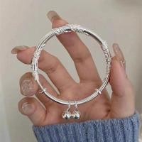 ราคา Millionrid สร้อยข้อมือลายดอกไม้สำหรับผู้หญิง1ชิ้นสีเงินกำไลข้อมือเปิดได้หรูหราอ่อนและเบาเครื่องประดับเงิน (22228841446)