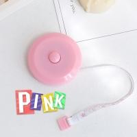 ราคา A71 พร้อมส่ง สายวัดตลับเมตรพกพา สายวัดตัวมาตรฐาน พวงกุญแจสายวัด สายวัดแบบพกพา ขนาด150 ซม ตามสี คละสี (21910504529)