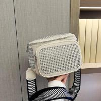 ราคา Melille Cat ใหม่ความงามมูลค่ากระเป๋าสะพายข้างฝังเพชรเต็มเพชรเงากระเป๋าหน้าอกสําหรับผู้หญิงกระเป๋าคาดเอวหรูหรากระเป๋าแต่งหน้าความจุขนาดใหญ่อเนกประสงค์ (22078168697)