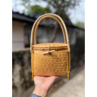 ราคา ตะกร้าไม้ไผ่ ตะกร้าสานภูไท ไผ่ผสมหวาย หิ้วเป็นตะกร้า กระเป๋าใส่เงิน มือถือได้ (21962680501)
