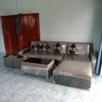 ราคา โซฟาชุดแอลขนาดใหญ่กว้าง 2 เมตร 60 เซนยาว1 เมตร 70เซน พร้อมโต๊ะกลางกระจกสีเทาฐานดำเอวซ้าย ครบชุด (21229714283)