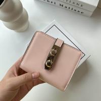 ราคา กระเป๋าสตางค์ใบสั้น Lyn หน้ากระดุม พร้อมกล่อง (21606883947)