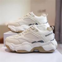 ราคา รองเท้าผ้าใบผู้หญิง รองเท้าผ้าใบส้นหนา 5cm รองเท้าเท่ๆ ลำลองนุ่มระบายอากาศ รองเท้าผู้หญิงกําลังฮิต2024 (21434662464)