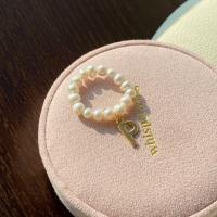 ราคา whisper ring แหวน Sea Me Alphabet Ring A Z แหวนจี้ตัวอักษรมุกแท้ทะเลน้ำจืด Freesize (12907558046)