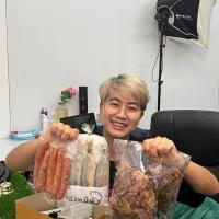 ราคา ซื้อ 2 ฟรี 2 หมึกกะตอยแห้ง100กรัม 2 แพ็ค แถม ปลาทูมัน 1 แพ็ค กุนเชียง5แท่ง 1 แพ็ค (21509333023)