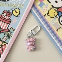 ราคา REHAD PomPom Purin Yawning Kuromi พวงกุญแจ แมว KT Pachacco โคมไฟระย้า nighty Cinnamoroll การ์ตูนลายการ์ตูน เรซิน ชุดนอนปาร์ตี้ My Melody keyring ตกแต่งกระเป๋าเป้สะพายหลัง (22071581432)