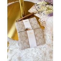 ราคา กระเป๋าคล้องมือไซส์เล็ก 1 ซิป Coach Corner Zip Wristlet แท้100 (22211059529)