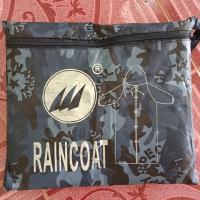 ราคา เสื้อกันฝน ชุดกันฝน กันฝน เสื้อคลุมฮู้ดมีหมวก ลายทหาร มีแถบสะท้อนแสง มีซิป และ กระดุ้ม 2 ชั้น raincoat (21932405789)