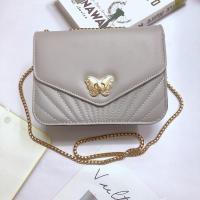 ราคา L0002 กระเป๋าสะพายหน้าจดหมายสายสะพายโซ่ทอง กระเป๋าแฟชั่นกระเป๋าสะพาย ใบใหญ่ 19X15CM (21741461469)